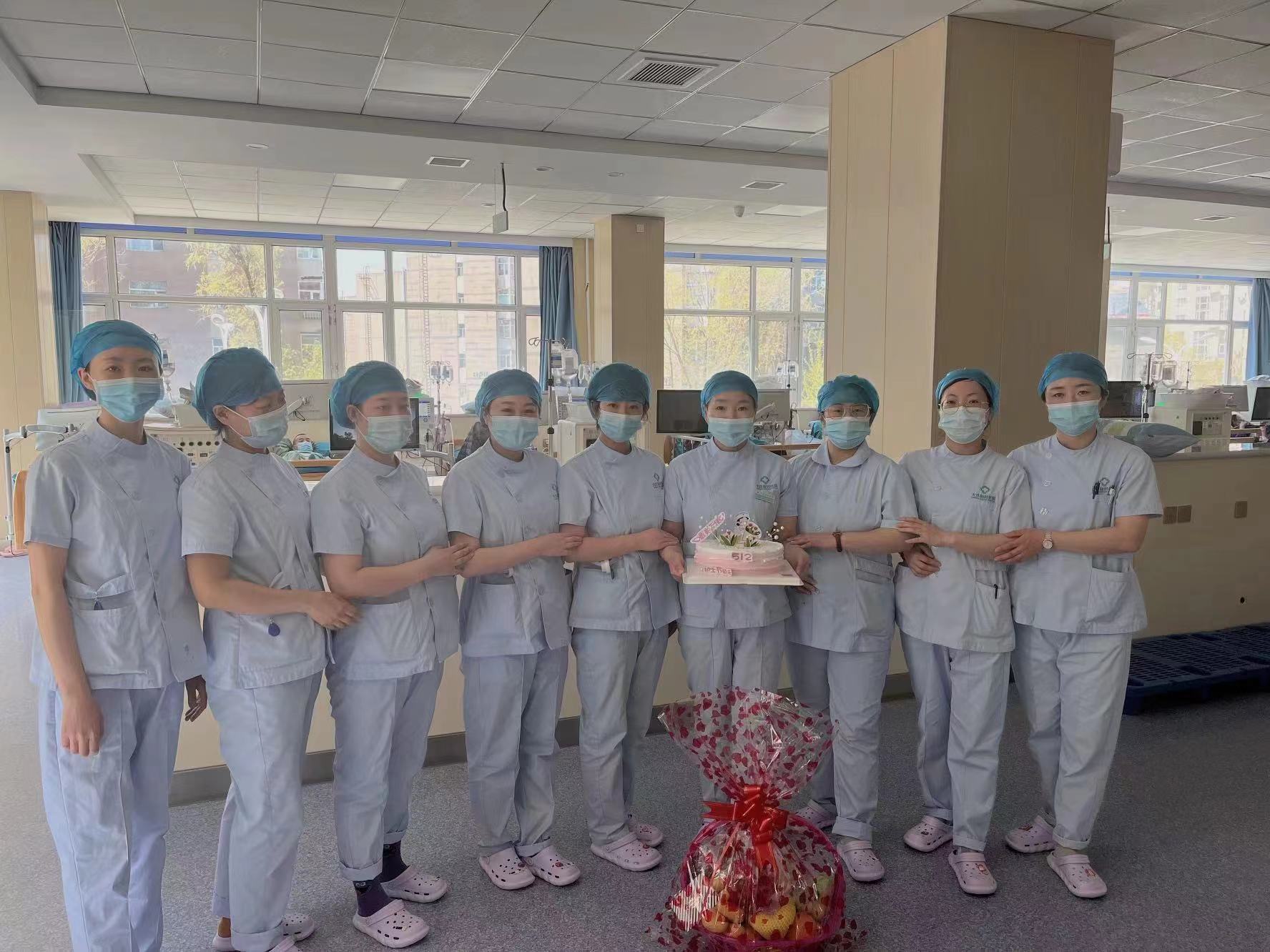 平凡而伟大，感谢每一位可爱可敬的护士!